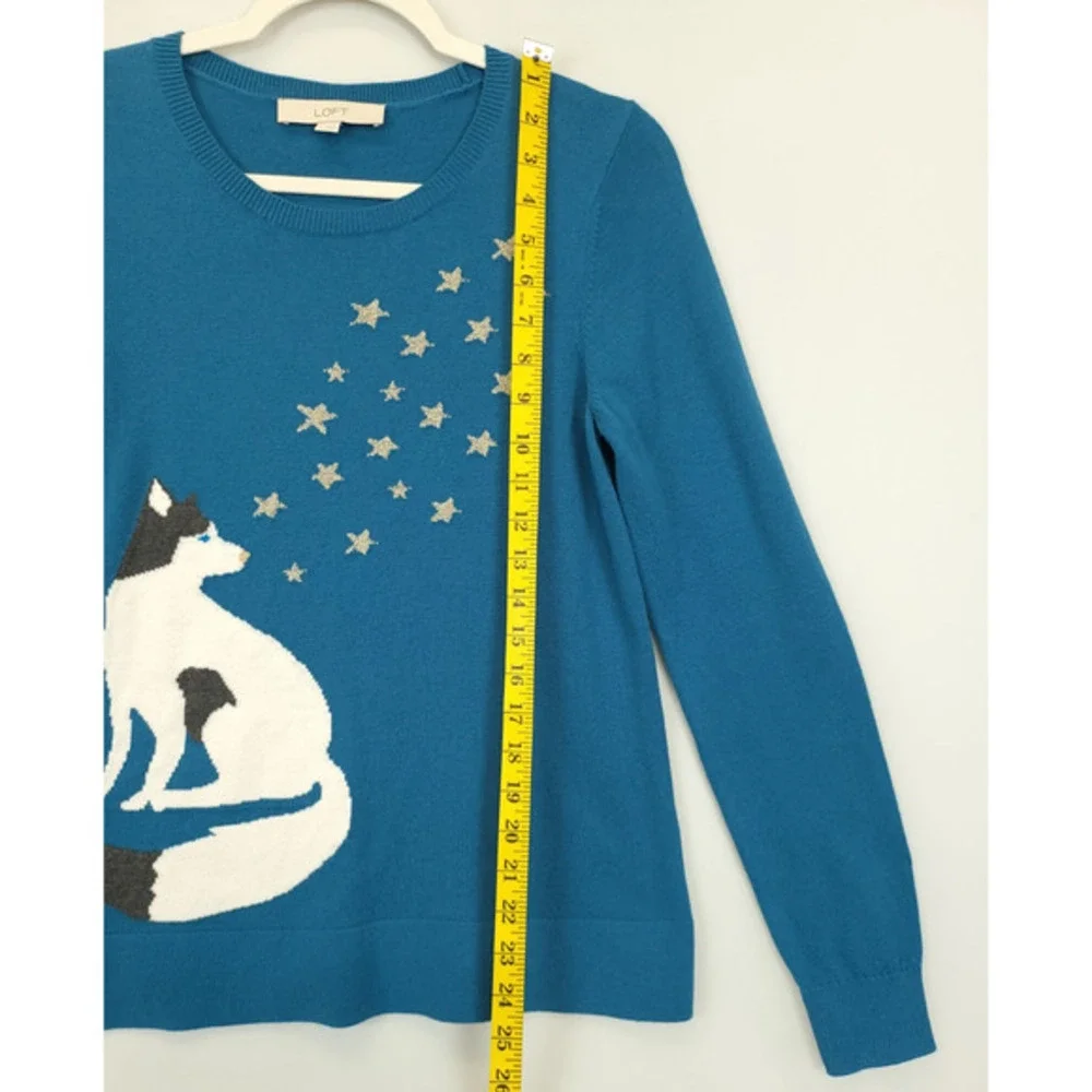 LOFT Sweater Women M Blue Knit Pullover Huskey Dog Stars Graphic Whimsical Cozy - Picture 4 of 12